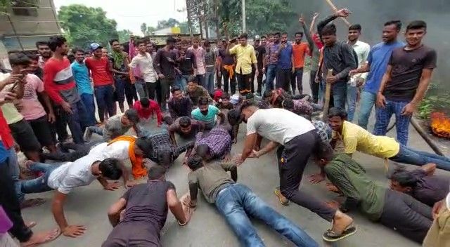 protest against agnipath scheme in katihar