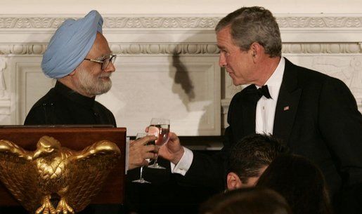 George W. Bush with Prime Minister Manmohan Singh