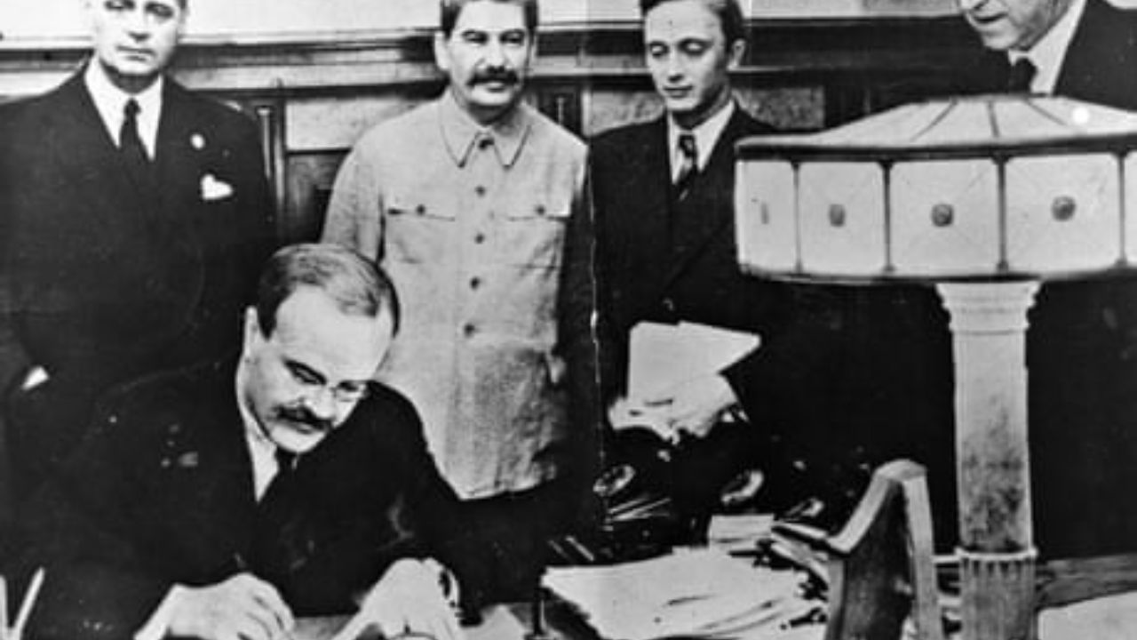 Hitler Stalin Pact