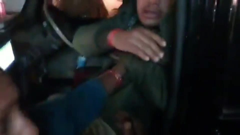 woman beating a kanpur policeman