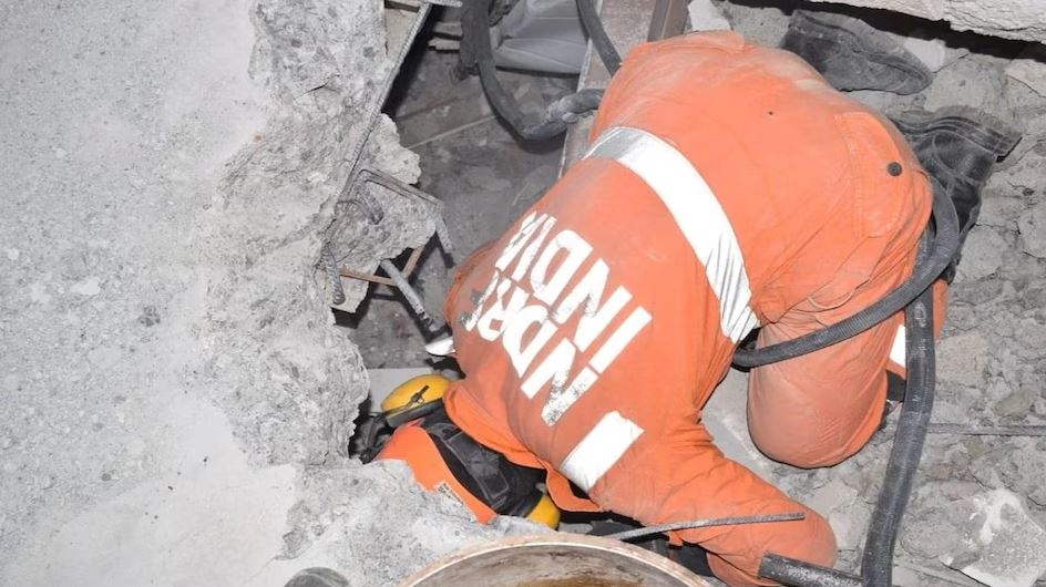 Turkey earthquake Rescuer