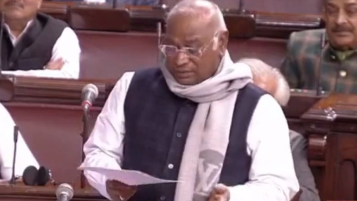 BJP targeted Mallikarjun Kharge muffler