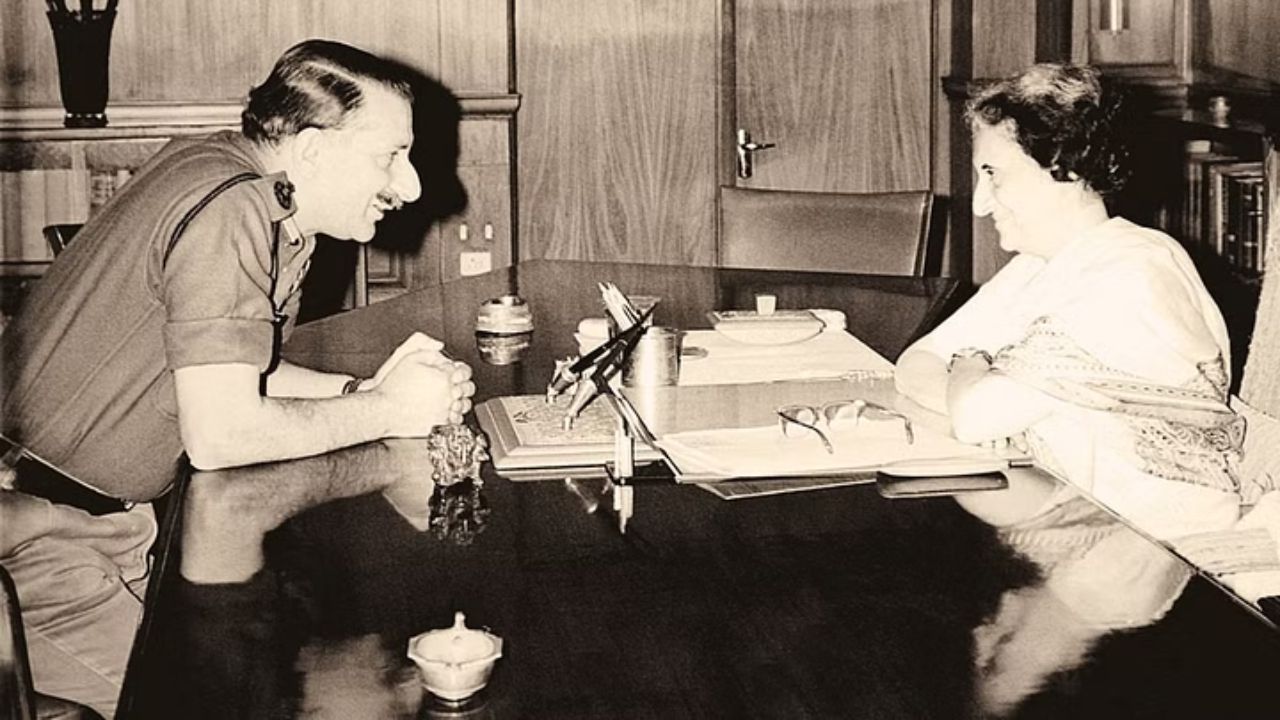 Sam Manekshaw with Indira Gandhi 