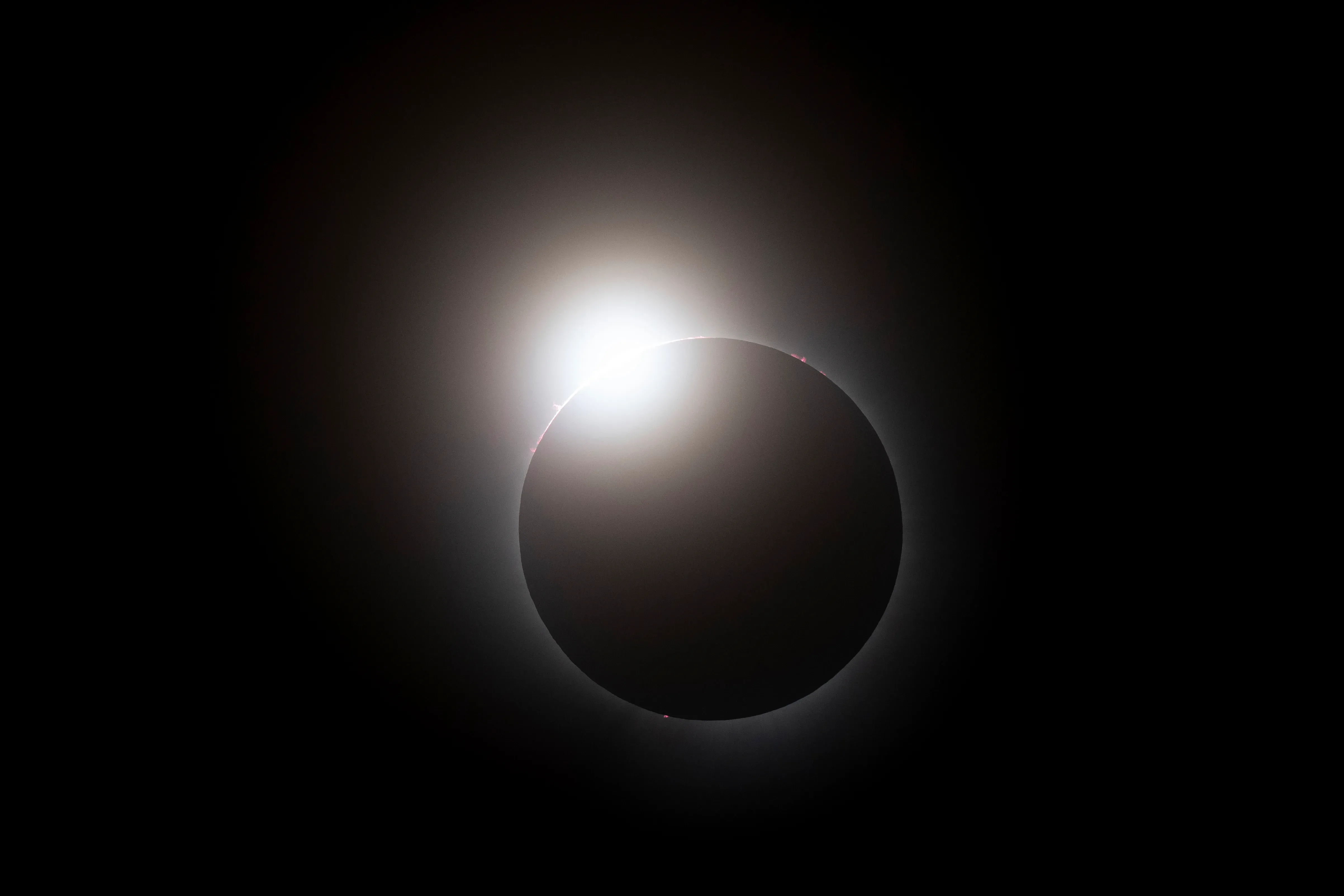 Diamond ring effect