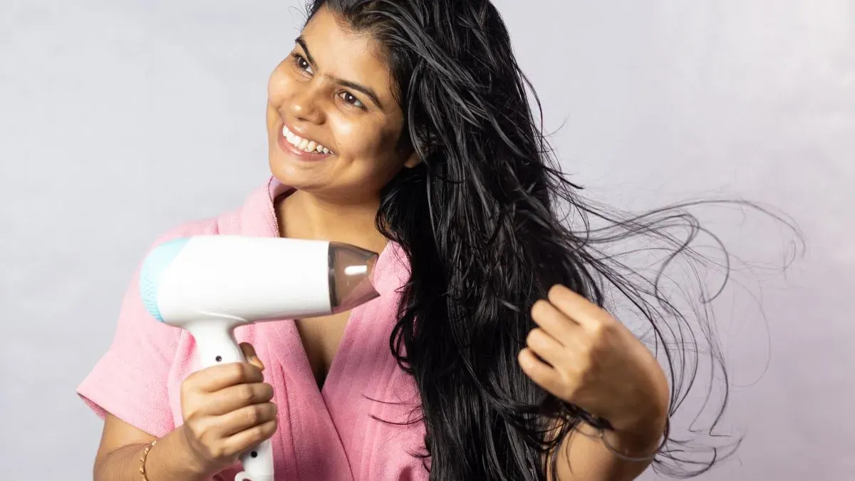 blow dry hair