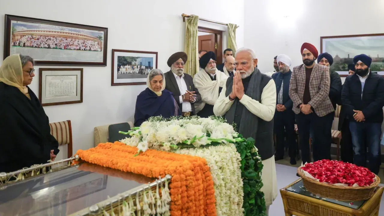 Narendra Modi Paid Tribute to Manmohan Singh