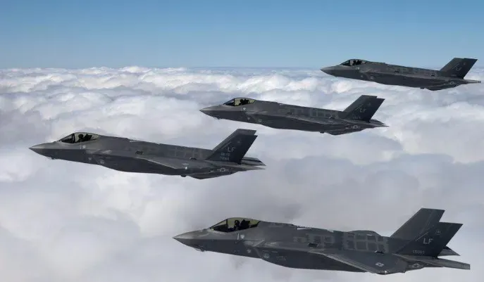 f 35 lightning