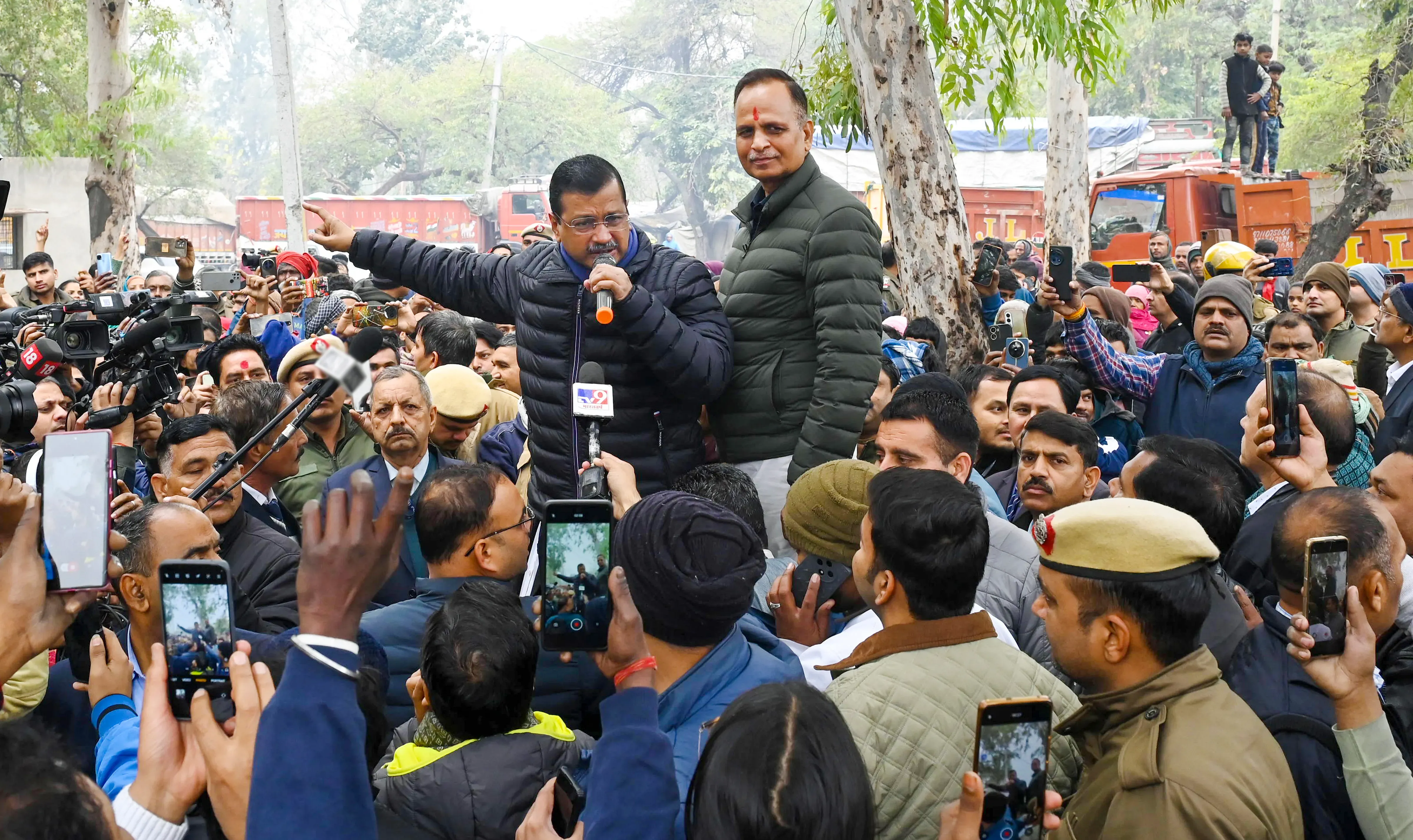 kejriwal shakur basti