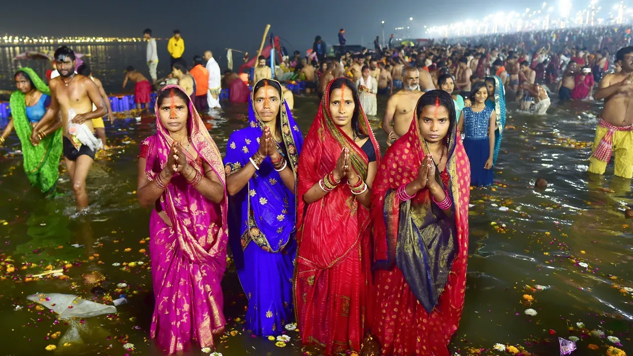 Prayer in Sangam Ghat