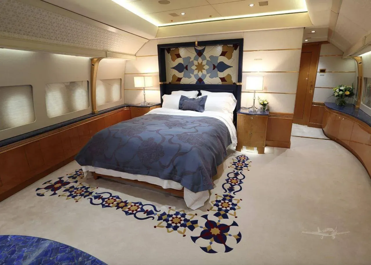 Boeing 747-8 Plan Features