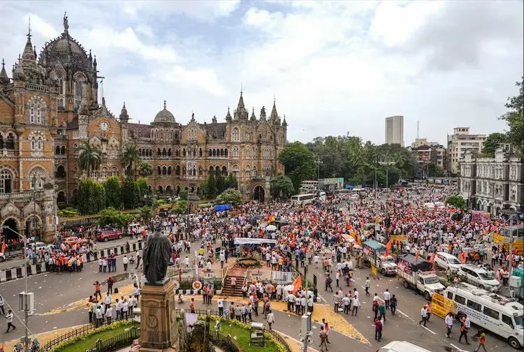 CSMT की तस्वीर.