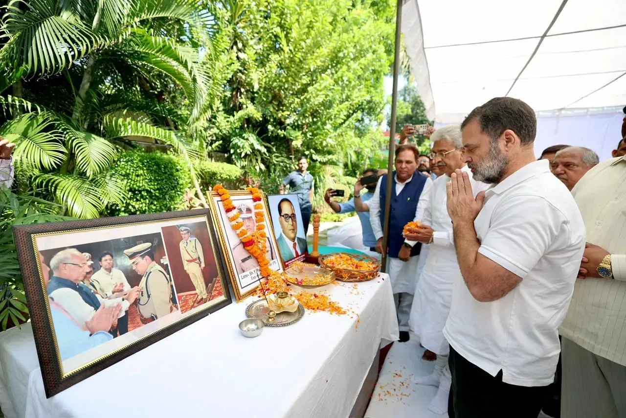 Rahul Gandhi met the family of IPS Y Puran Kumar