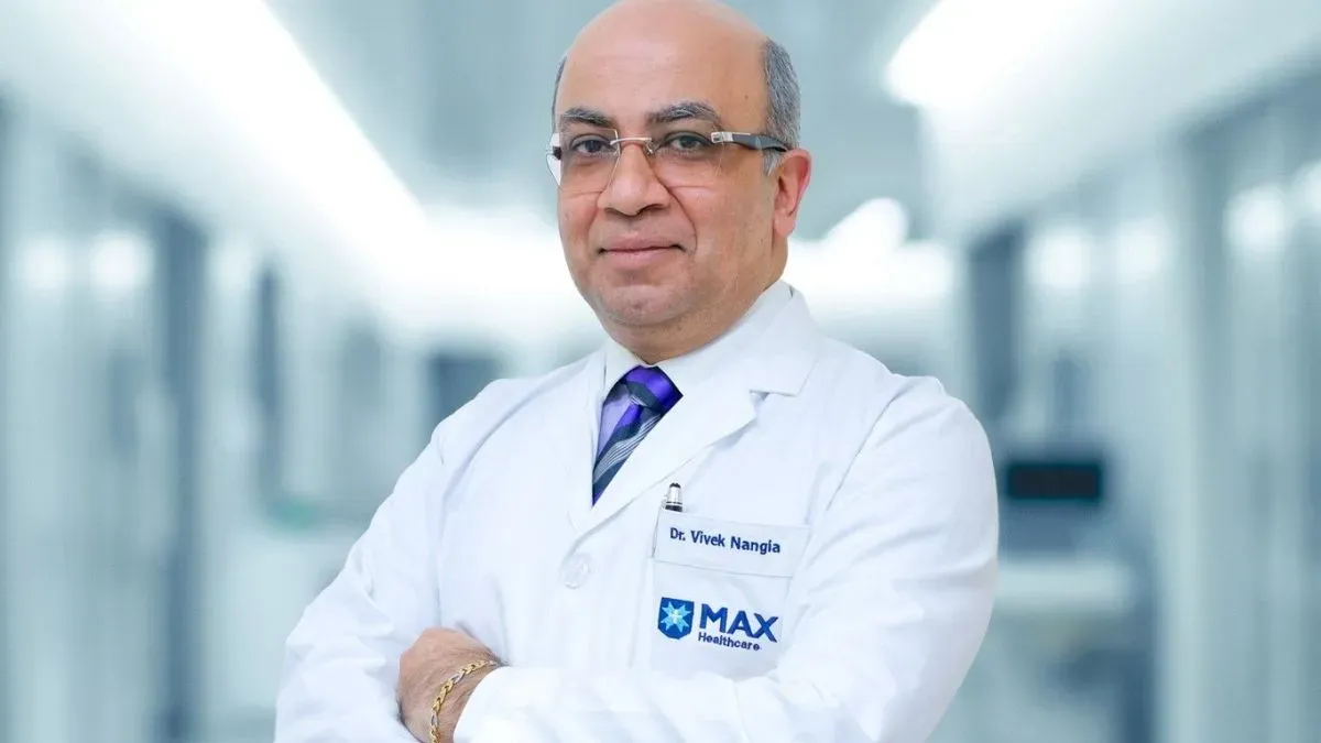 dr vivek nangia