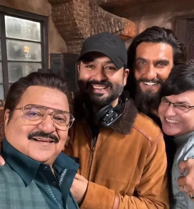 आदित्य धर और रणवीर सिंह के साथ राकेश बेदी.