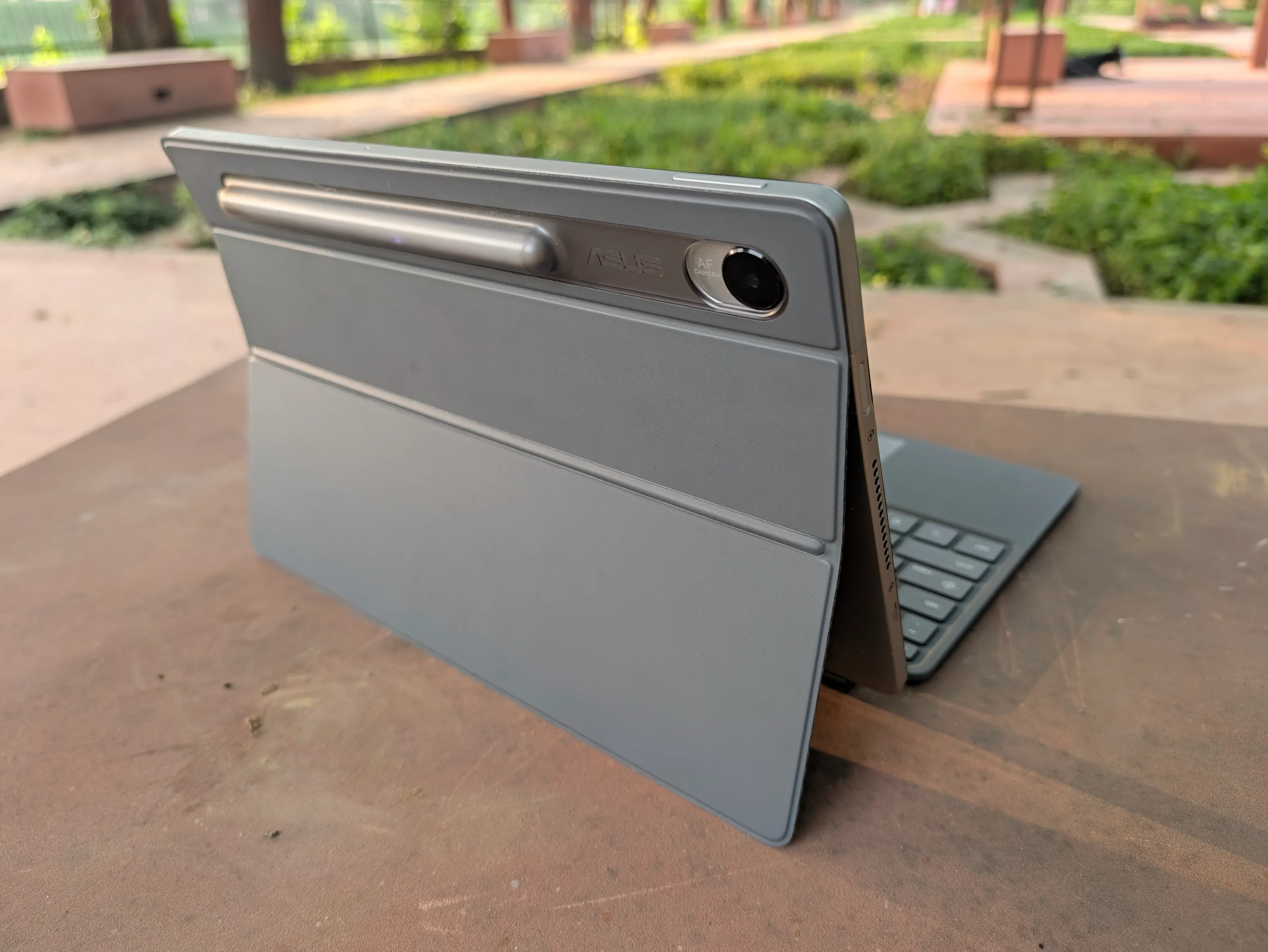 ASUS Chromebook CM32 Detachable