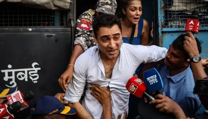 imran khan protest amir khan
