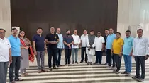 Shiv sena rebel mlas with eknath shinde in guwahati