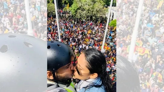 Sri Lanka protest couple kiss