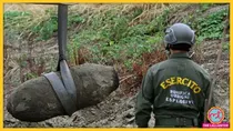 Bomb taken out of river (Photo-Twitter)