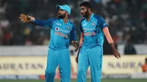 Dinesh karthik - Jasprit Bumrah 