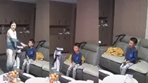 8 years old child forced by parents to watch TV whole night as punishment, people started debate on parenting
