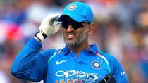 MS Dhoni warned by Ravi Shastri 