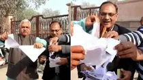 Ramcharitmanas copies burnt in lucknow