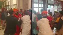 swami prasad maurya raju das fight