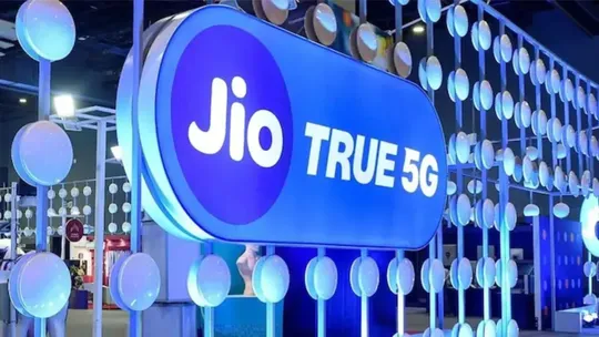 Country's biggest telecom operator, Reliance Jio has launched four new Postpaid family Plans – Jio Plus, that will be available free of cost for the first month