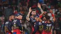 Reece Topley Injured in RCB win vs MI