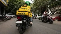 Blinkit delivery partners protest change in pay structure