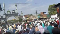 1,700 Muslims booked in Kanpur for offering Eid prayer on roads