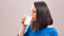 what is the best time to drink milk during the day or at night?