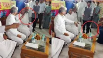 Rajasthan CM Ashok Gehlot viral video throwing mic barmer collector 