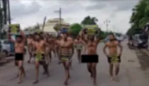 SC-ST youth go on to seige assembly protested naked against fake caste certificates in Chhattisgarh. 