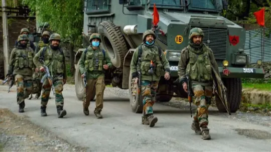  Jammu Kashmir Kulgam three army soldiers killed in encounter with terrorists 