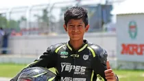 shreyas-hareesh-on-racing-track 