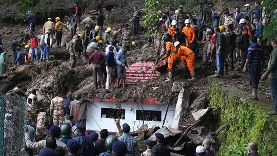 Himachal pradesh floods and land slide 