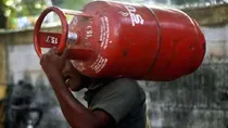 Domestic gas cylinder price reduction by Rs 200