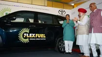 flex fuel car toyota innova hycross ethanol