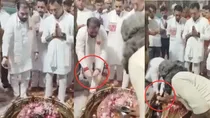 UP minister satish sharma washed hands shivling barabanki