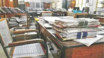 worker at government office sold important documents for alcohol arrested kanpur up viral