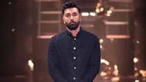 bollywood actor ranbir kapoor summoned by ed in online betting case