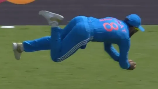 Virat kohli, ind vs aus, kohli stunning catch