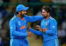 Kuldeep Yadav changes match in one over vs Pakistan