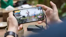 best gaming smartphone under 30000: iqoo neo 7 5g POCO F5 5G Redmi K50i 5G