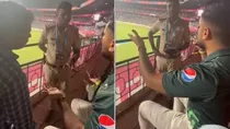 viral video shows cop refusing fan to chant paksitan zindabad slogan australia pakistan world cup match