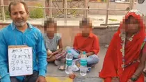 harassed by money lender aligarh e rickshaw driver