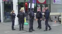 Woman shot by police in Paris metro