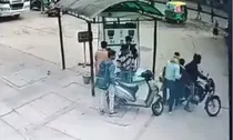 girl abducted in gwalior from petrol pump on bike